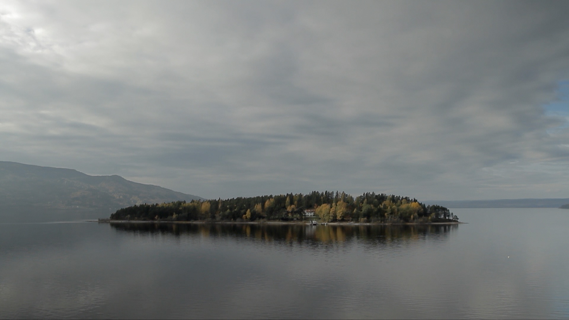 video-hulluus-ja-yhteiskunta-film-still-utoya-island-2.jpg